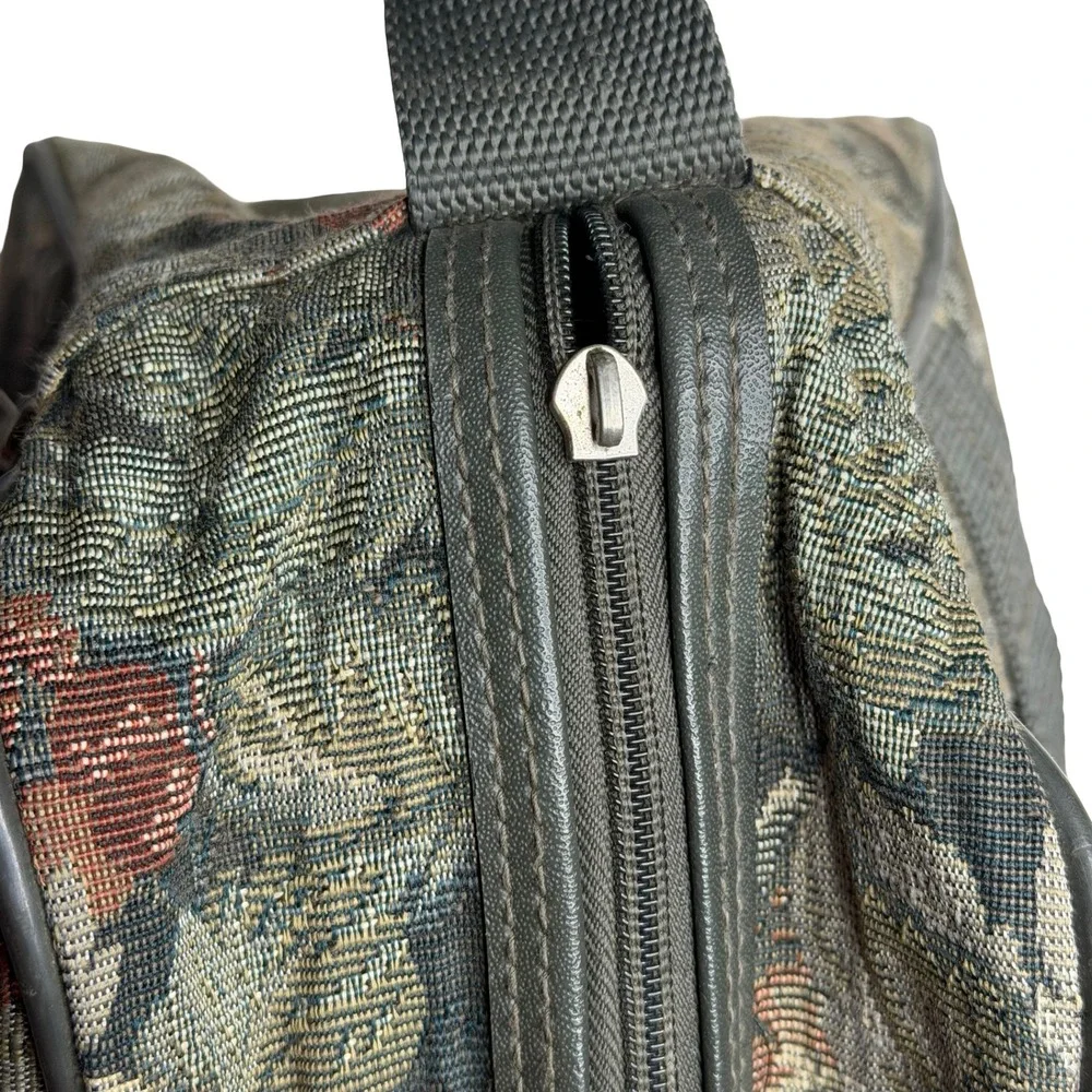 American Tourister good main